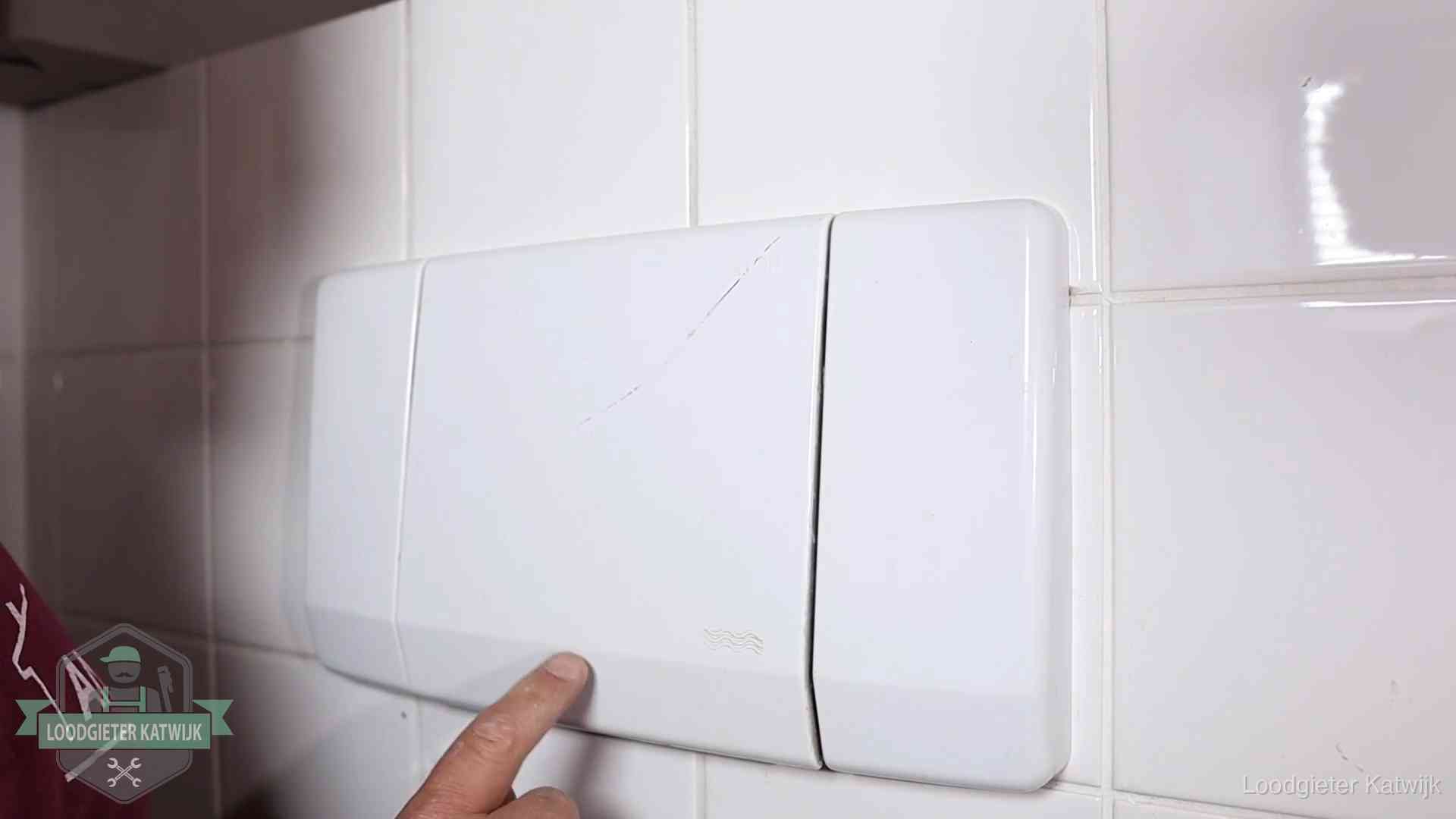 Oorzaken van een verstopte wc in Katwijk Bedieningspaneel van een inbouwreservoir van een hangend toilet in Katwijk